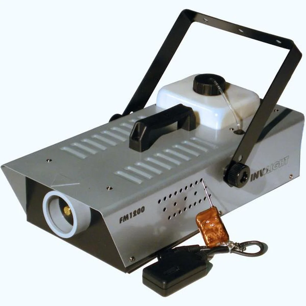 Involight FM1200 - Дым машина 1200 Вт, проводной и радио пульт